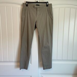 ATM mid rise tan relaxed fit khakis chinos size 6